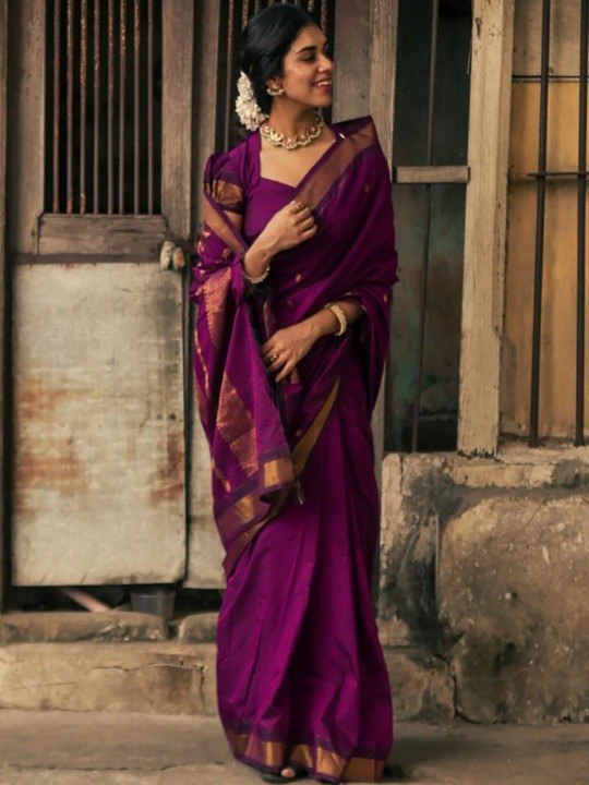 Handwoven Soft Silk Saree with Zari Border & Pallu
