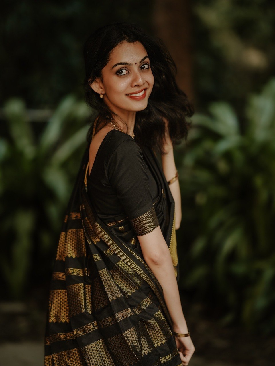 Handwoven Soft Silk Saree with Zari Border & Pallu